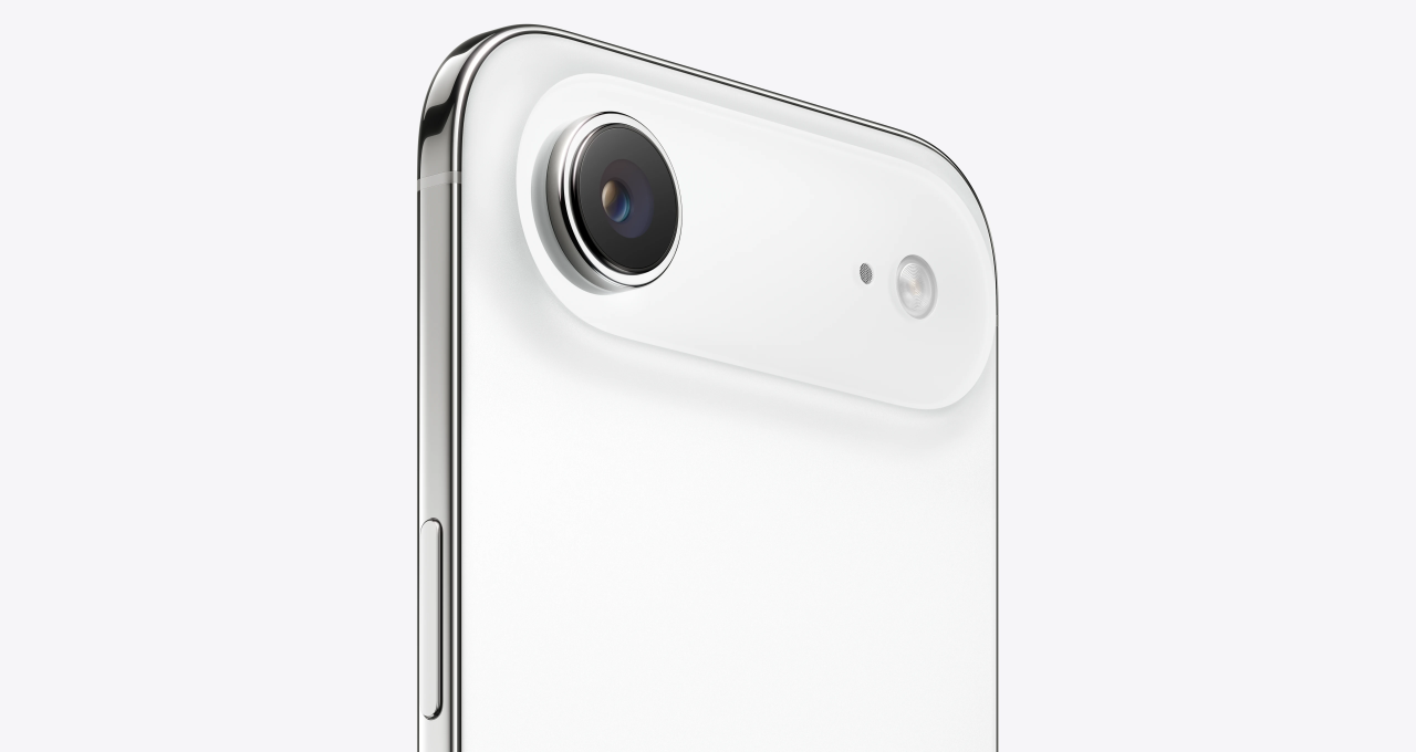 iPhone Airのカメラレンズ