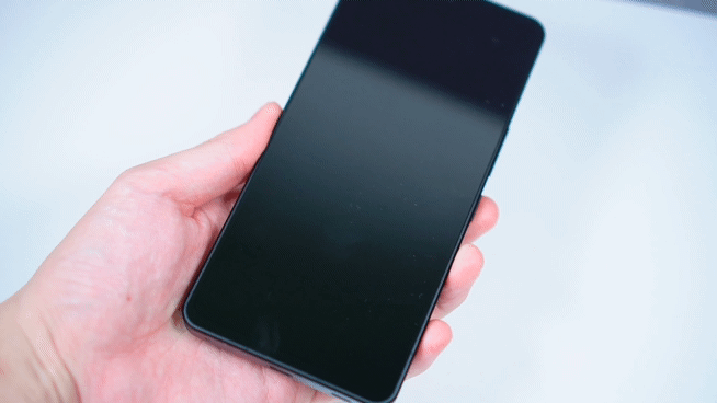 AQUOS R8 pro