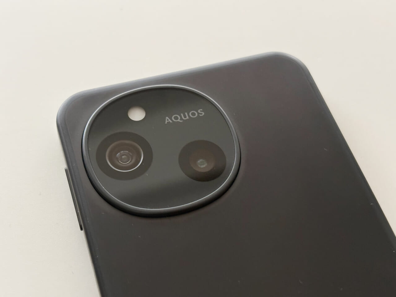 AQUOS sense10 レビュー・デザイン