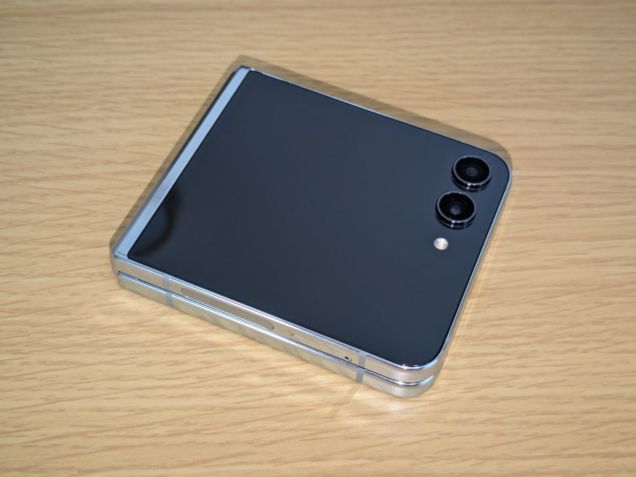 Galaxy Z Flip5実機