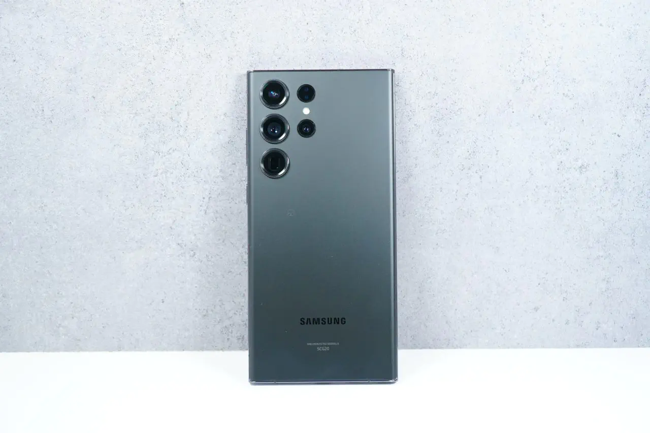 Galaxy S23 Ultra実機レビュー｜評価・口コミやカメラ性能など紹介