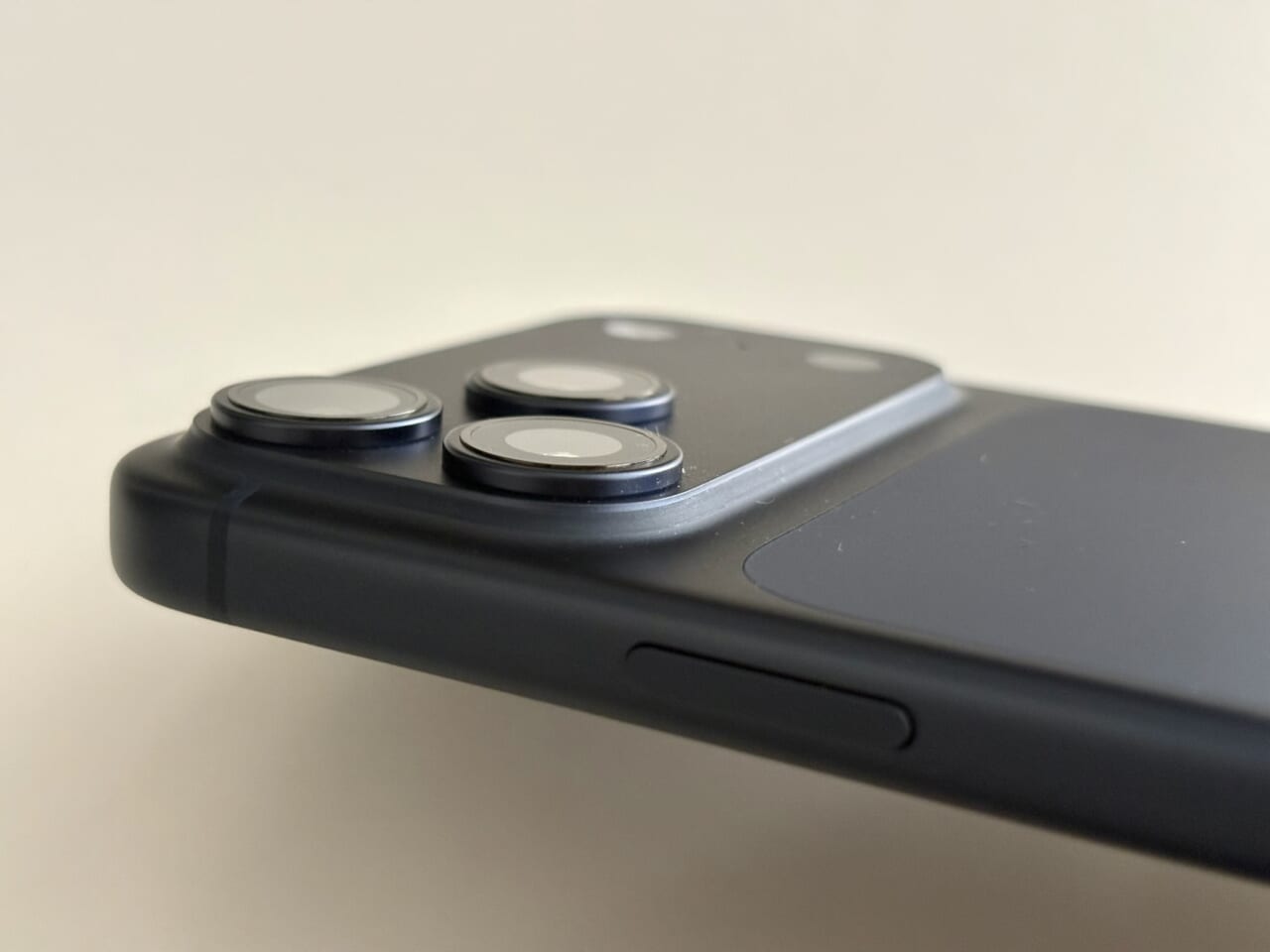 iPhone17 Pro Max 実機画像11