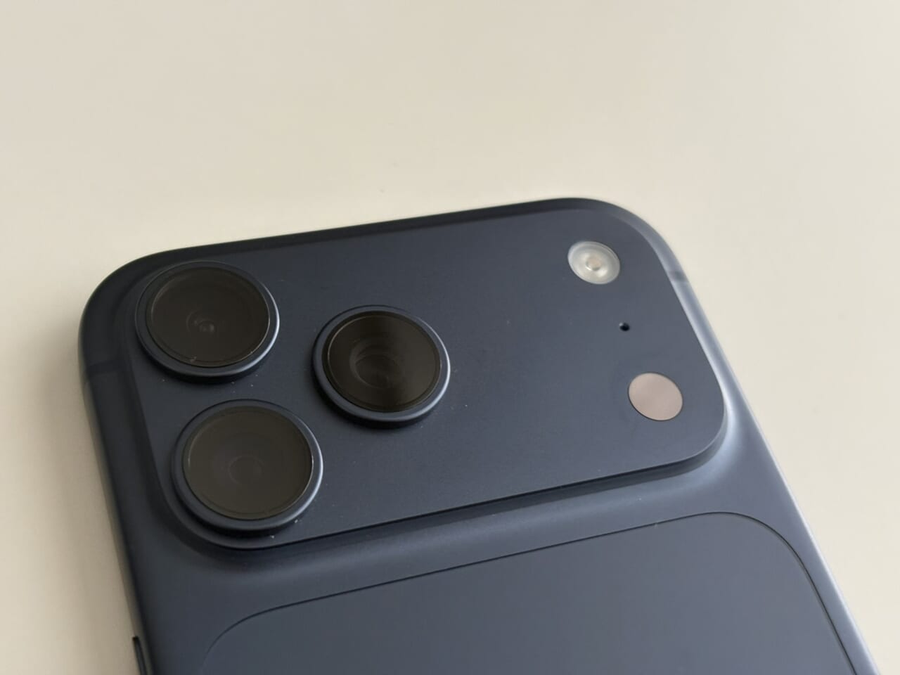 iPhone17 Pro Max 実機画像10