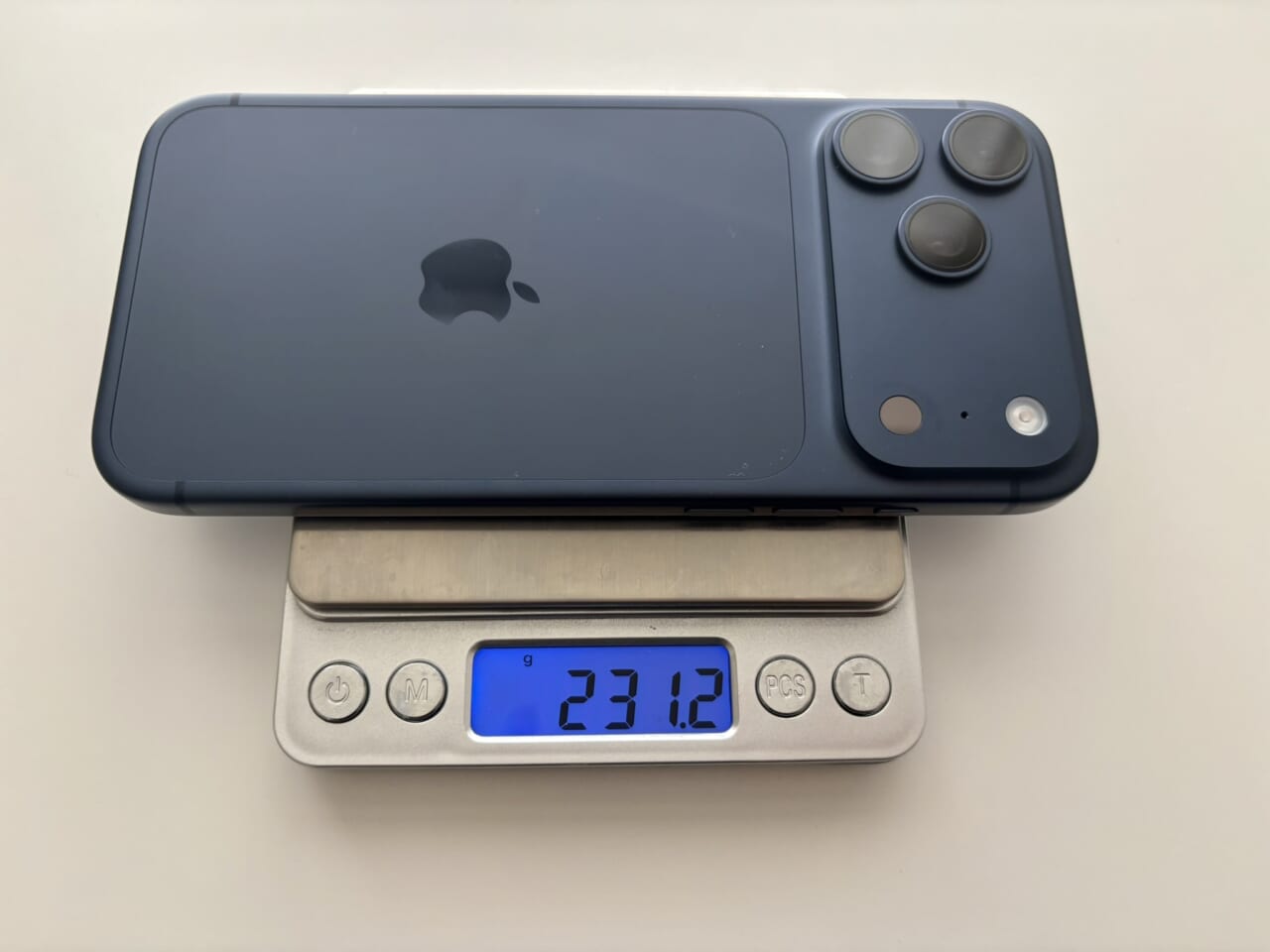 iPhone17 Pro Maxの重さ