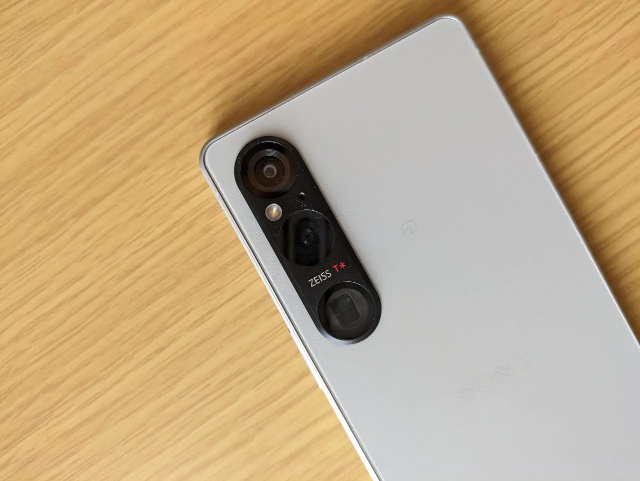 Xperia 1 V実機レビュー！シリーズ最高傑作の実力を評価｜なるほどスマホ